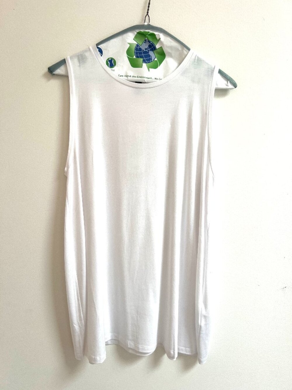Eileen Fisher NWT White Crewneck Sleeveless Flowy Tank Top Size M